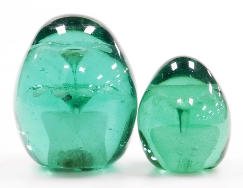 Two 19thC green glass dumps, 11cm high and 8cm high.