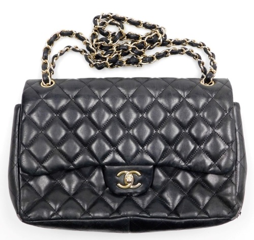 A replica Chanel quilted leather shoulder bag, with chain strap handle, 30cm x 21cm.