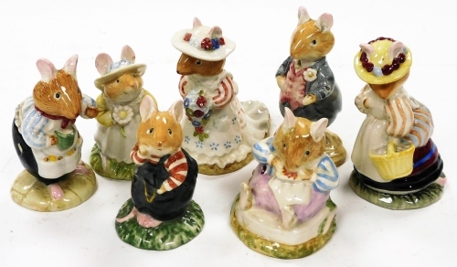 Various Royal Doulton Brambly Hedge figures, Lady Wood Mouse, Dusty Dogwood, 10cm high, etc., printed marks beneath. (7)