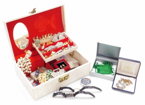 A cream leather faux jewellery box and contents, to include marcasite dress watches, silver pencil case, beaded necklaces, clip on earrings, compacts, etc.