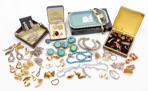 Various costume jewellery, paste stone set necklaces, wristwatches, earrings, etc. (1 tray)