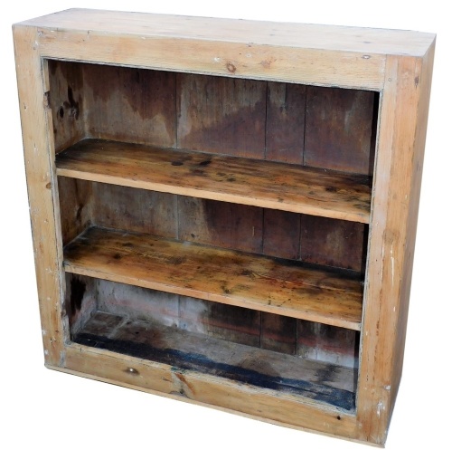 A 19thC pine open bookcase, set with three shelves, with visible dovetails, 108cm high, 107cm wide, 31cm deep.