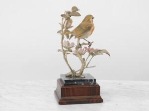 An Albany Fine China Robin ornament, on a marble plinth on wooden base, with plaque 'H M Queen Elizabeth II Silver Jubilee 1952-1977', limited edition 9 underside, 31cm high. - 3