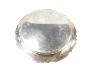 An Elizabeth II silver salver, with a pie crust, floral and foliate embossed border, makers stamp Cooper brothers & Sons Ltd, Sheffield 1986, 17&frac14;oz, 25cm diameter. - 2