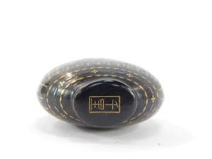 A Japanese Lac Burgaute snuff bottle, possibly 19thC, each side inlaid in mother of pearl with a reserve of flowers against a geometric patterned ground in shell and gold, bears two character senri mark to base, with stopper and spoon, 6.5 high. - 4