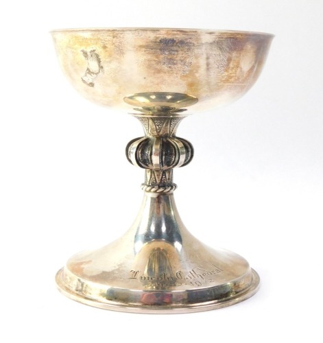 A silver replica of The Lincoln Chalice discovered in the grave of Bishop Gravesend, to commemorative the 900th Anniversary of Lincoln Cathedral, limited edition, boxed with signed certificate Birmingham 1971, 6&frac14;oz.