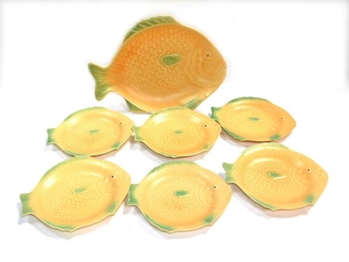 A Shorter & Son fish pottery fish services, of fish form, printed marks, comprising serving dish and six plates. (7)