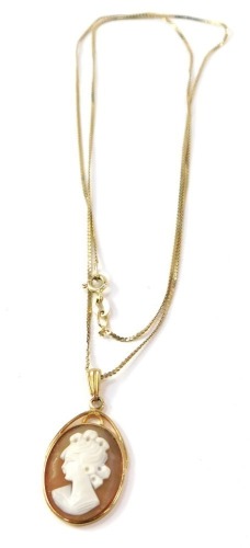 A 9ct gold pendant and chain, the S link necklace with a 9ct gold cameo drop pendant, the pendant 3cm high, the chain 56cm long, 4.5g all in.