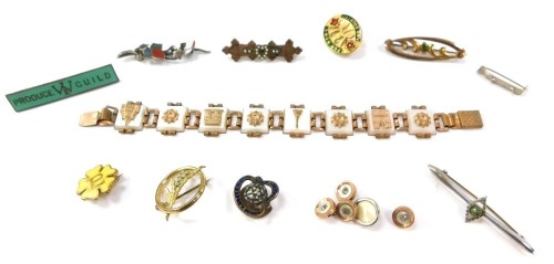 A group of Victorian and later jewellery, comprising rose gold coloured collar studs, Victorian Pinchbeck bar brooches, dress bracelets, etc. (a quantity)
