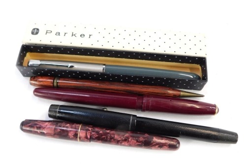 Four fountain pens and a biro, comprising a Parker 51, a roll tip maroon cased fountain pen, a Osmiroid red speckled fountain pen, and an Onoto The Pen black fountain pen together with a tortoise shell design type biro. (5)