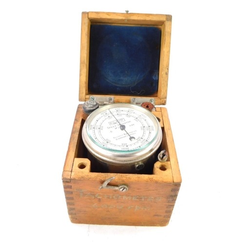 A WWII Elliott's Speed Indicator, military issue 1944, regd no 22747, by Elliott Bros London Limited, in fitted case, 11cm high.